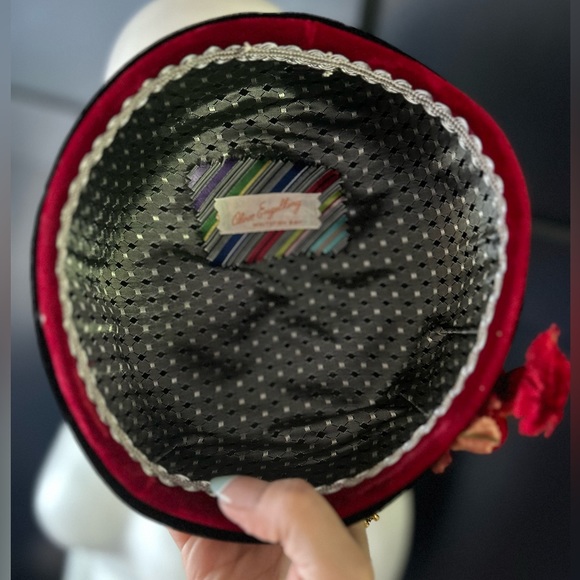 Vintage Black and Red Women's Hat - Picture 3 of 5